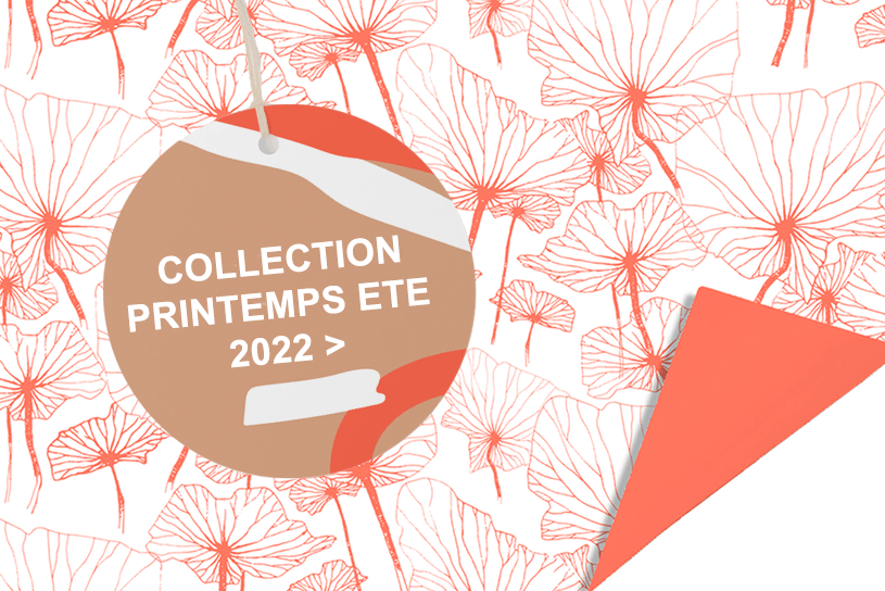 Photo étiquette kraft brun sur rouleau de papier minéral à imprimé floral orange